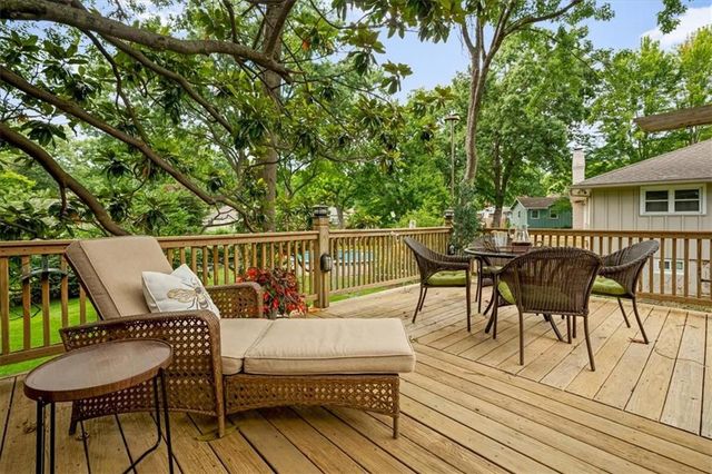 8622 Broadmoor Street, Overland Park, KS 66212