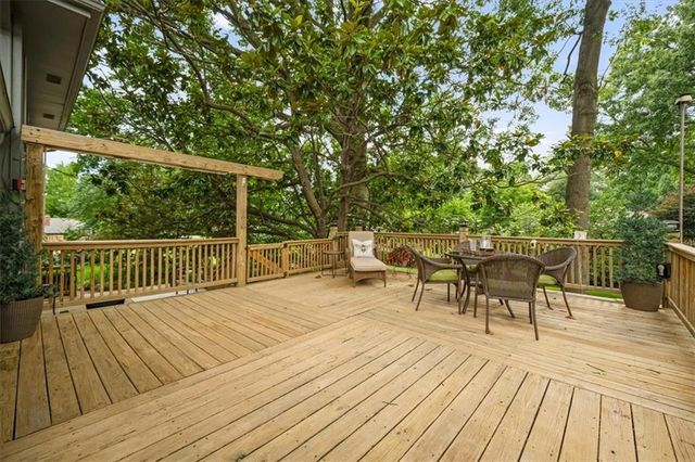 8622 Broadmoor Street, Overland Park, KS 66212
