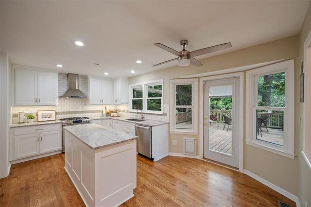 8622 Broadmoor Street, Overland Park, KS 66212