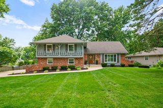 8622 Broadmoor Street, Overland Park, KS 66212
