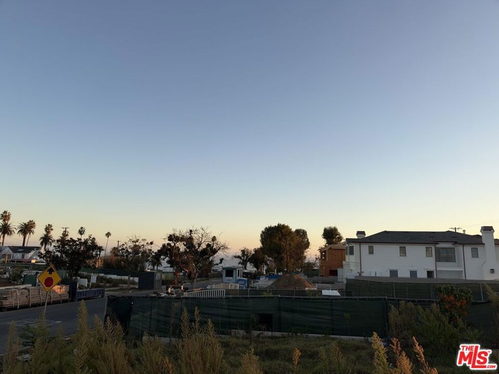 429 Via De La Paz, Pacific Palisades, CA 90272 — photo 2