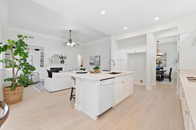 4769 N Emerald Peak Drive, Clovis, CA 93619