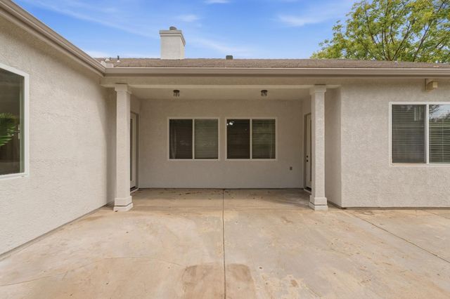 4769 N Emerald Peak Drive, Clovis, CA 93619