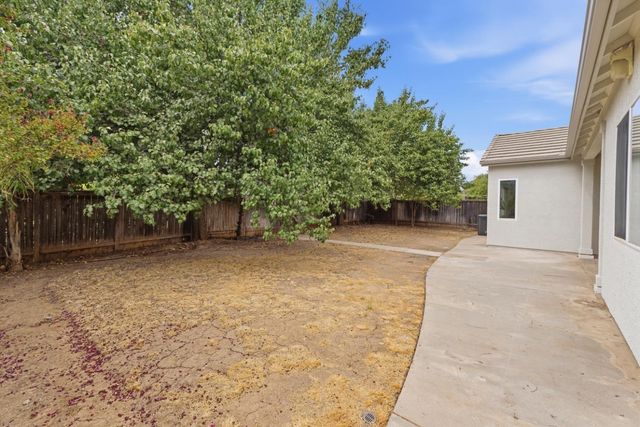 4769 N Emerald Peak Drive, Clovis, CA 93619