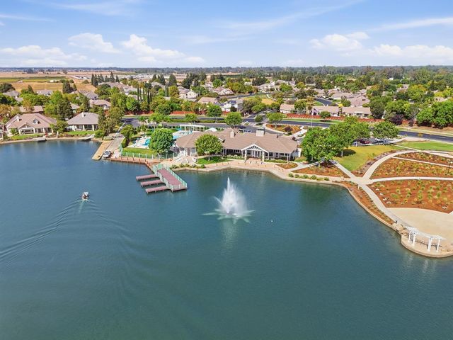 4769 N Emerald Peak Drive, Clovis, CA 93619