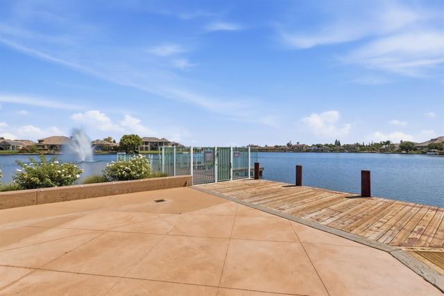 4769 N Emerald Peak Drive, Clovis, CA 93619