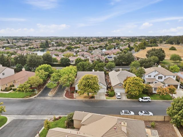 4769 N Emerald Peak Drive, Clovis, CA 93619