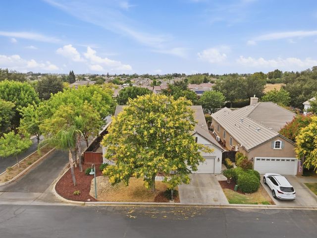 4769 N Emerald Peak Drive, Clovis, CA 93619