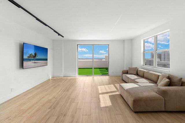 1865 S OCEAN Drive 21c, Hallandale Beach, FL 33009