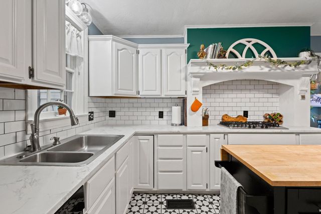 425 W Belden Street, Sherman, TX 75092