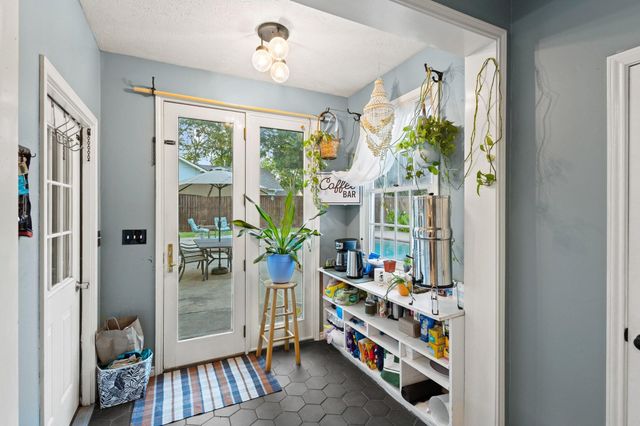 425 W Belden Street, Sherman, TX 75092