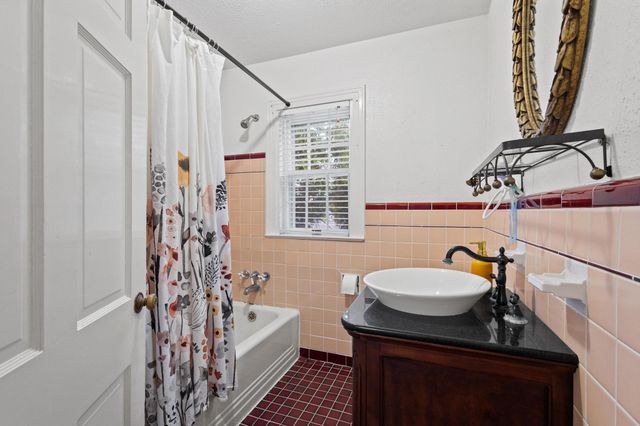 425 W Belden Street, Sherman, TX 75092