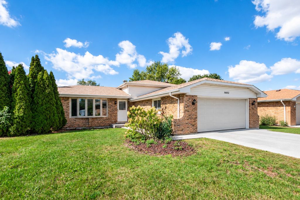 16632 Leslie Drive, Orland Hills, IL 60487