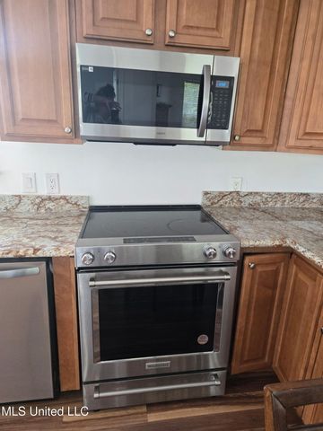 1514 Ellis Drive, Pass Christian, MS 39571