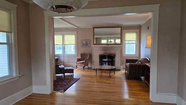 21 Arbutus Road, Worcester, MA 01606
