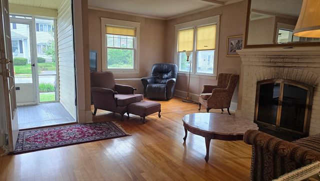 21 Arbutus Road, Worcester, MA 01606