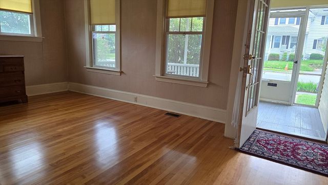 21 Arbutus Road, Worcester, MA 01606