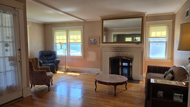 21 Arbutus Road, Worcester, MA 01606