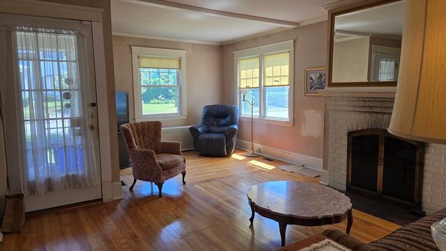 21 Arbutus Road, Worcester, MA 01606