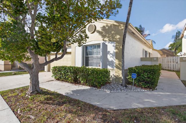 351 E Riverbend Drive, Sunrise, FL 33326