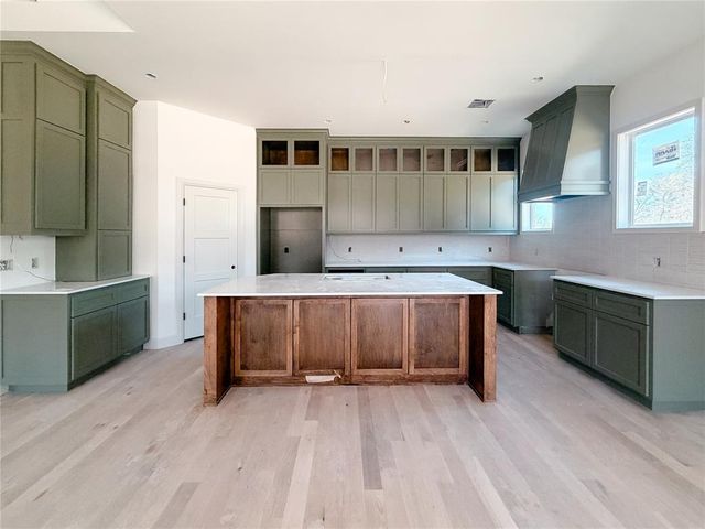 1216 Statehood Street, Edmond, OK 73034