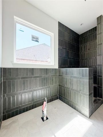 1216 Statehood Street, Edmond, OK 73034