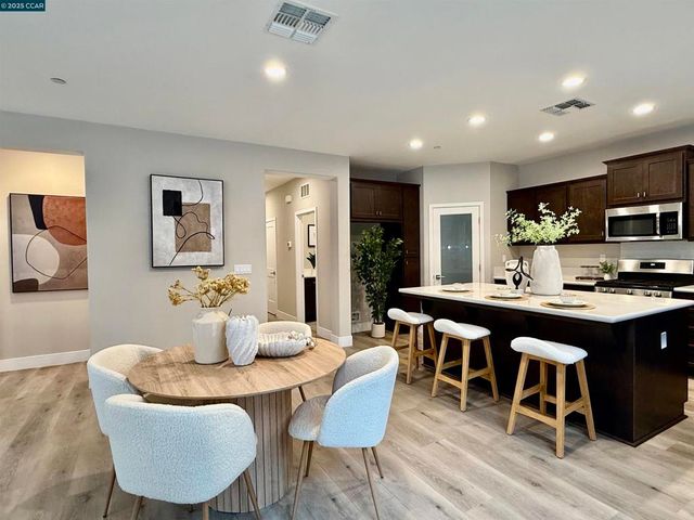 2209 Sunny Island Ct, Modesto, CA 95355