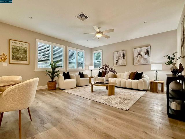 2209 Sunny Island Ct, Modesto, CA 95355