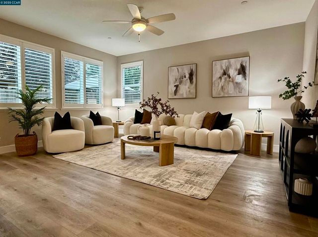 2209 Sunny Island Ct, Modesto, CA 95355