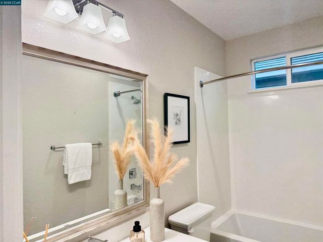 2209 Sunny Island Ct, Modesto, CA 95355