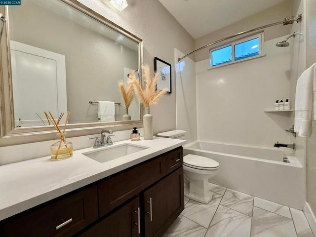 2209 Sunny Island Ct, Modesto, CA 95355