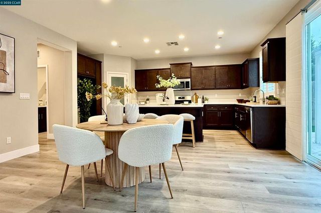 2209 Sunny Island Ct, Modesto, CA 95355