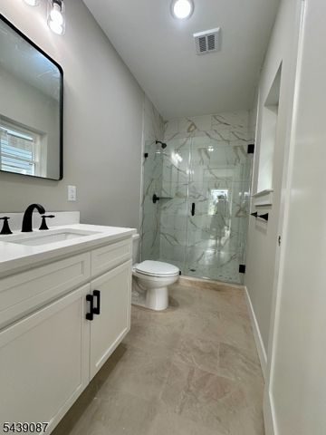670 Summer St, Elizabeth City, NJ 07202