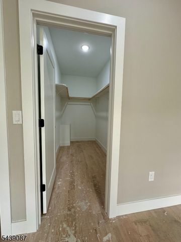 670 Summer St, Elizabeth City, NJ 07202
