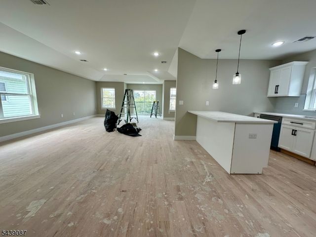 670 Summer St, Elizabeth City, NJ 07202