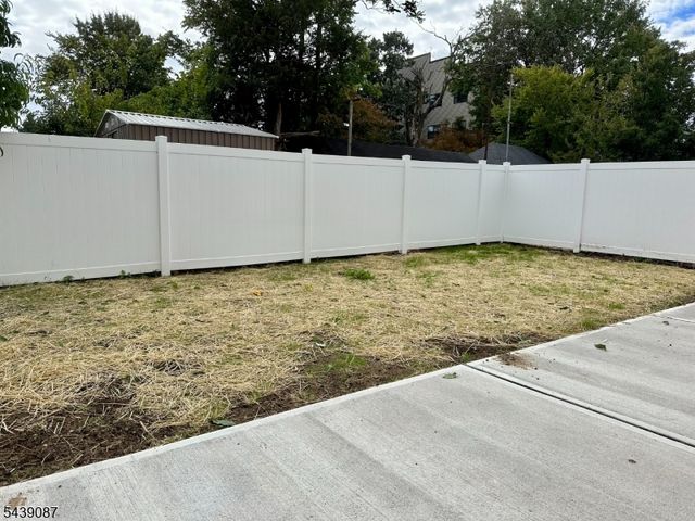 670 Summer St, Elizabeth City, NJ 07202