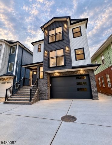 670 Summer St, Elizabeth City, NJ 07202