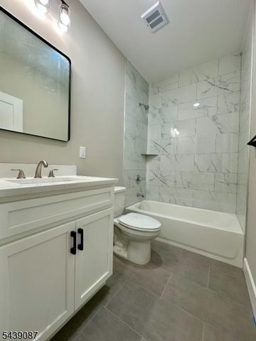 670 Summer St, Elizabeth City, NJ 07202