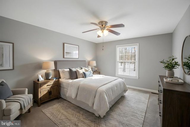 217 WASHINGTON ST, Locust Grove, VA 22508