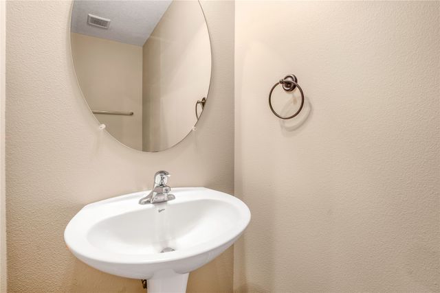 560 85th Street, West Des Moines, IA 50266