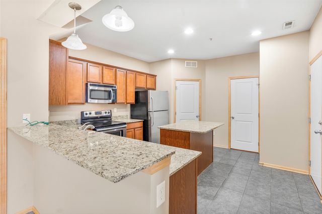 560 85th Street, West Des Moines, IA 50266