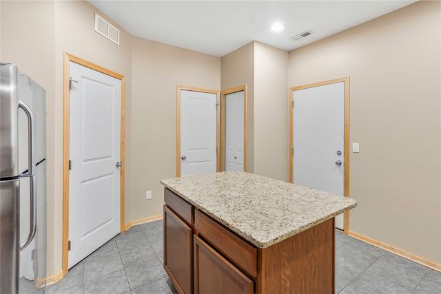 560 85th Street, West Des Moines, IA 50266