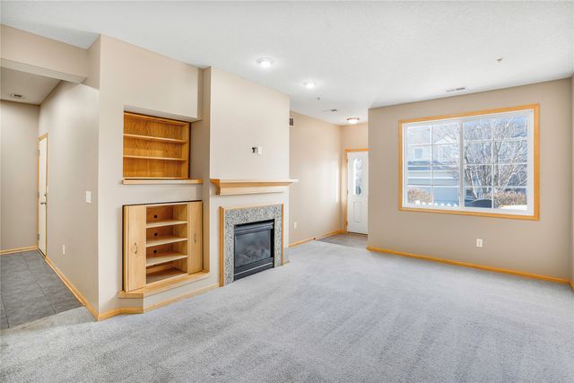 560 85th Street, West Des Moines, IA 50266