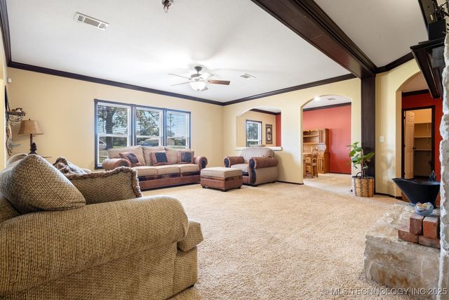 38019 S 4417 Road, Big Cabin, OK 74332