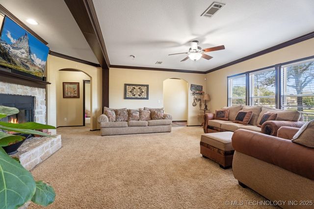 38019 S 4417 Road, Big Cabin, OK 74332