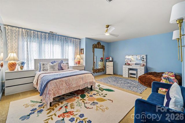 218 Crimson Orchard Drive, Mooresville, NC 28115