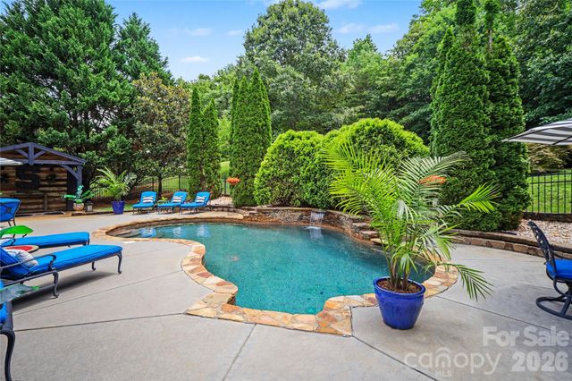 218 Crimson Orchard Drive, Mooresville, NC 28115