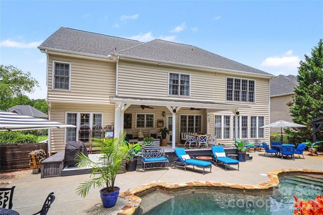 218 Crimson Orchard Drive, Mooresville, NC 28115
