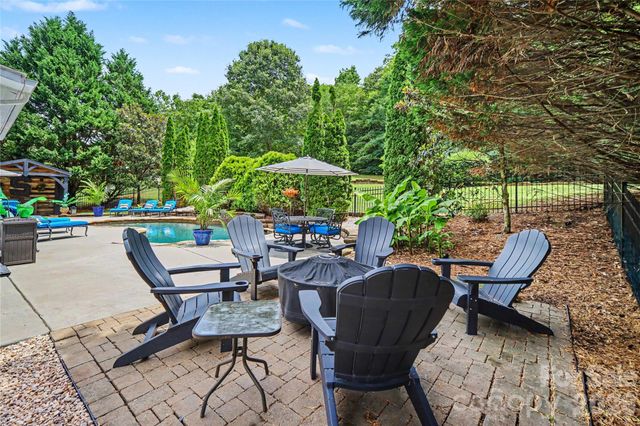 218 Crimson Orchard Drive, Mooresville, NC 28115