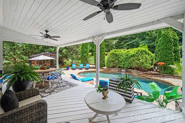 218 Crimson Orchard Drive, Mooresville, NC 28115